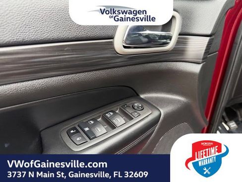 Used 2022 Jeep Grand Cherokee Laredo X RWD image 16