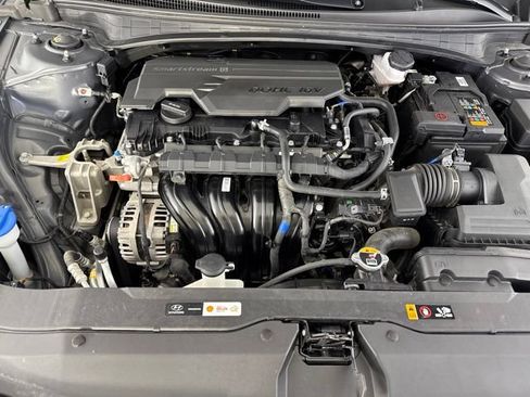 Used 2024 Hyundai Elantra Limited FWD image 17