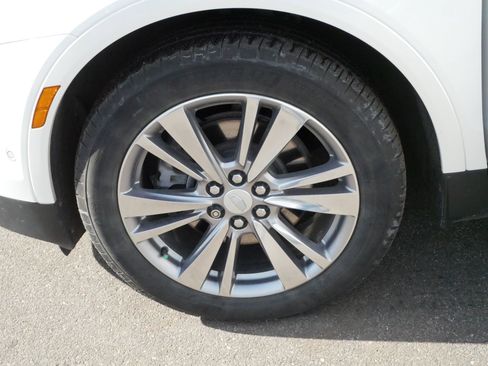 Used 2023 Cadillac XT5 Premium Luxury image 16