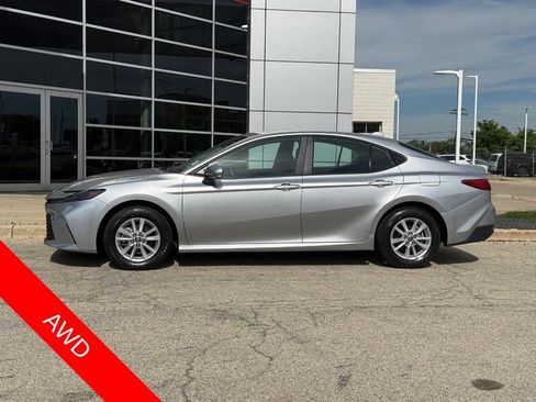 Used 2025 Toyota Camry LE AWD/4WD image 6