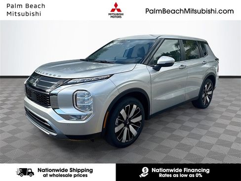 New 2026 Mitsubishi Outlander SE image 1
