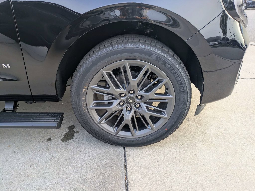 New 2027 Ford Expedition Max Platinum w/ Driver's Package RWD image 10