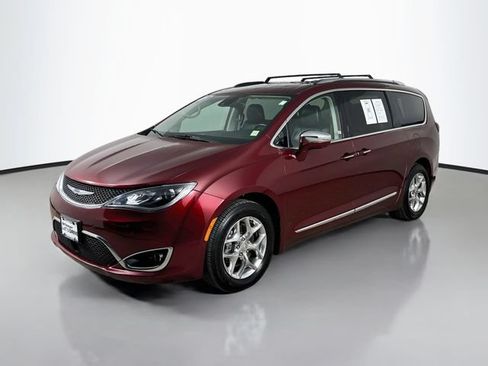 Used 2019 Chrysler Pacifica Limited w/ Advanced Safetytec Group FWD image 8