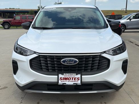 Used 2025 Ford Escape Active AWD/4WD image 3