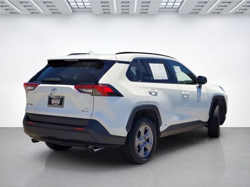 Used 2025 Toyota RAV4 LE AWD/4WD image 4