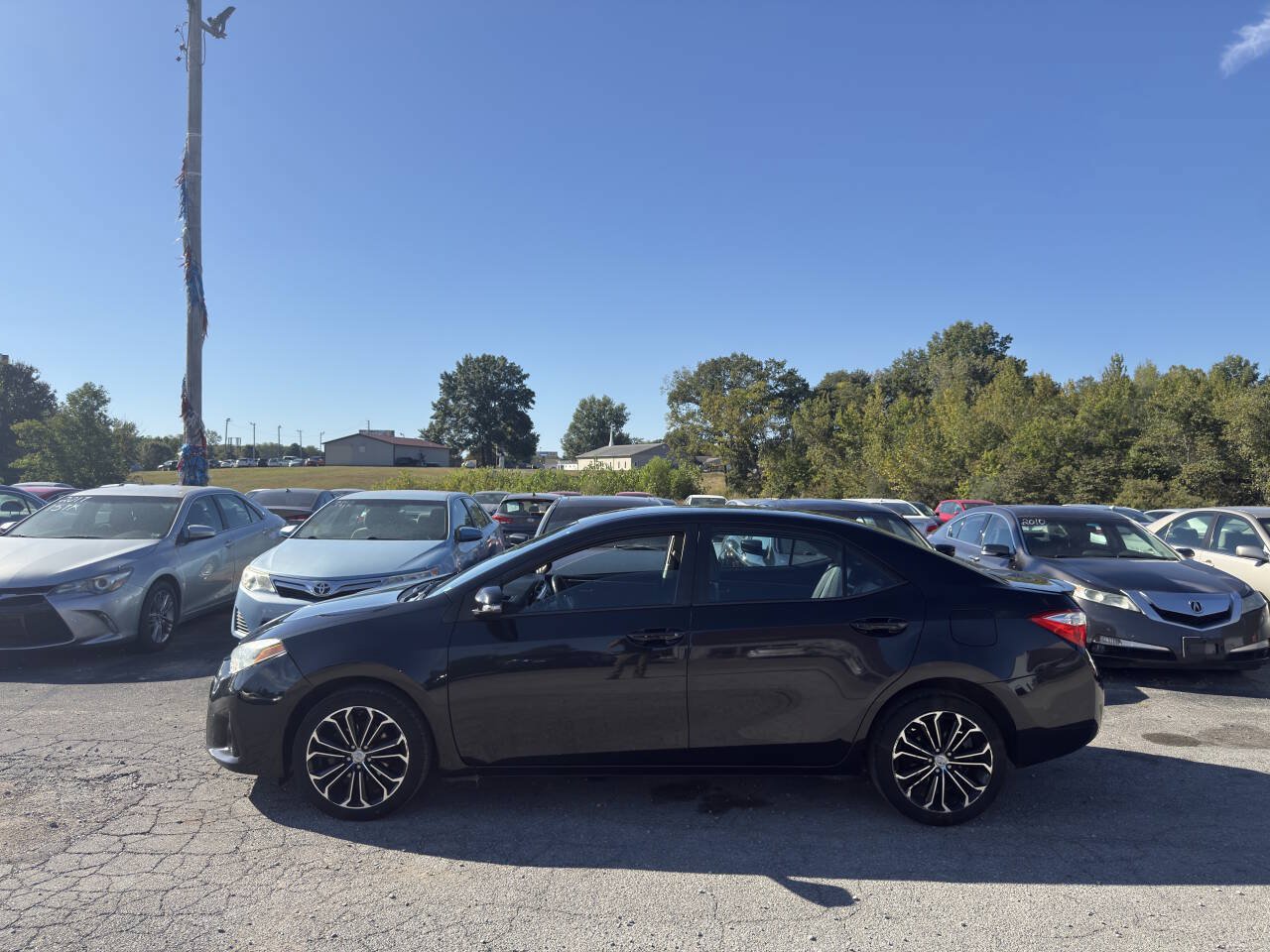 Used 2015 Toyota Corolla S FWD image 3