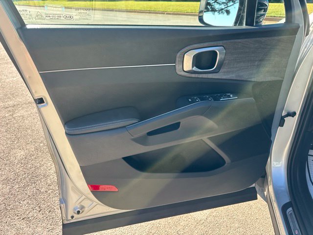 Used 2021 Kia Sorento EX w/ Panoramic Sunroof Package FWD image 16