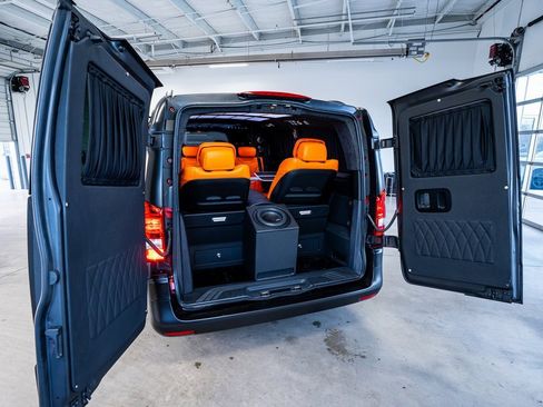 Used 2021 Mercedes-Benz Metris Passenger image 60