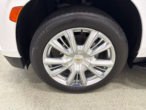 Used 2023 Chevrolet Tahoe High Country AWD/4WD image 11