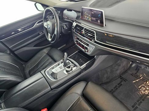 Used 2020 BMW 745e xDrive AWD/4WD image 11