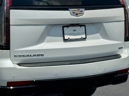 Used 2022 Cadillac Escalade ESV Sport w/ Touring Package AWD/4WD image 8