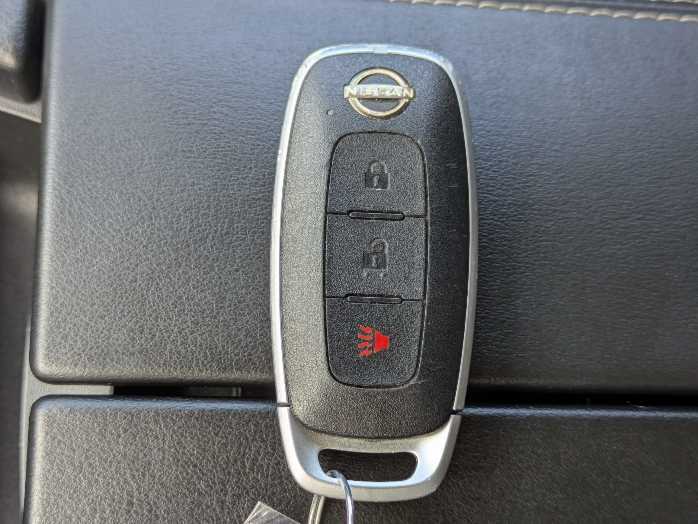 Used 2024 Nissan Rogue S FWD image 26
