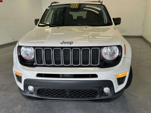 Used 2023 Jeep Renegade Latitude w/ Premium Group AWD/4WD image 8