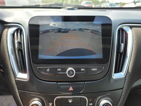 Used 2017 Chevrolet Malibu LT w/ Driver Confidence Package image 31