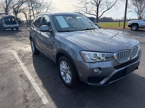 Used 2017 BMW X3 xDrive28i AWD/4WD image 2