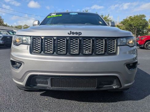 Used 2019 Jeep Grand Cherokee Altitude image 9