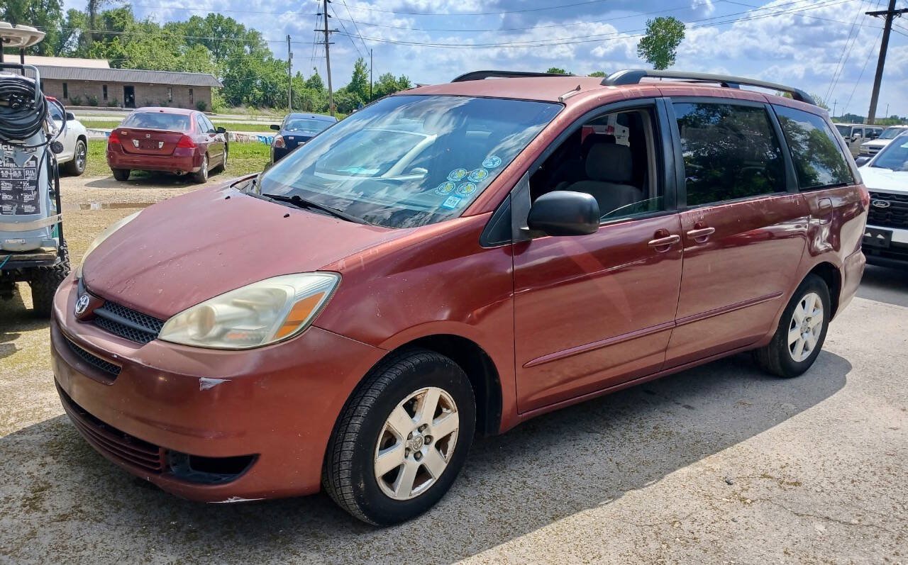 Used 2005 Toyota Sienna LE w/ LE Pkg 8 FWD image 1