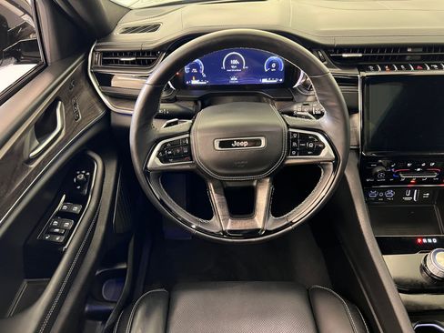 Used 2023 Jeep Grand Cherokee L Overland w/ Advanced Protech Group III image 24