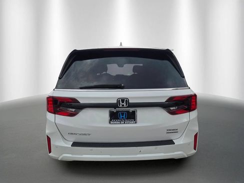 Certified 2025 Honda Odyssey Touring image 4