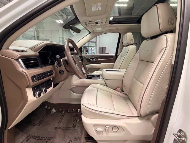 Used 2021 GMC Yukon Denali w/ Denali Premium Package AWD/4WD image 31