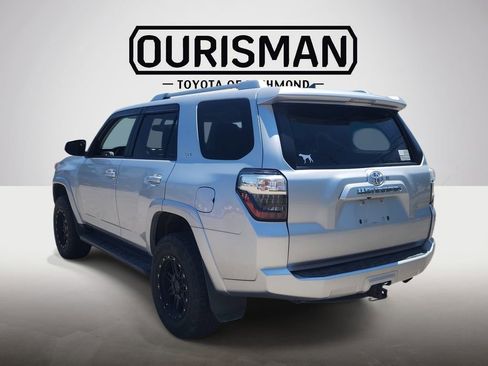 Used 2015 Toyota 4Runner SR5 AWD/4WD image 4
