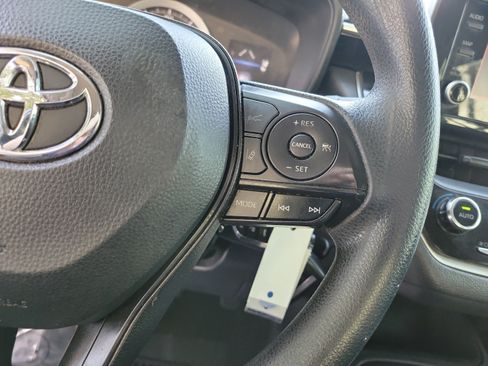 Used 2022 Toyota Corolla LE FWD image 24