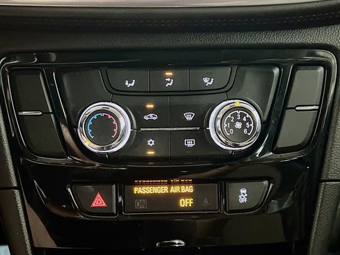 Used 2022 Buick Encore Preferred w/ Safety Package FWD image 10