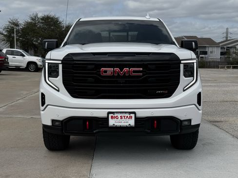Used 2025 GMC Sierra 1500 AT4 w/ AT4 Preferred Package image 3