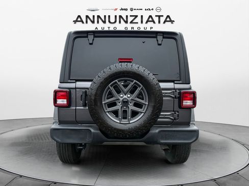 Used 2025 Jeep Wrangler Sport S image 4