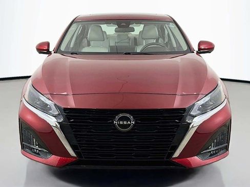 Used 2023 Nissan Altima 2.5 SL AWD/4WD image 14