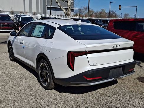 New 2026 Kia K4 EX FWD image 3