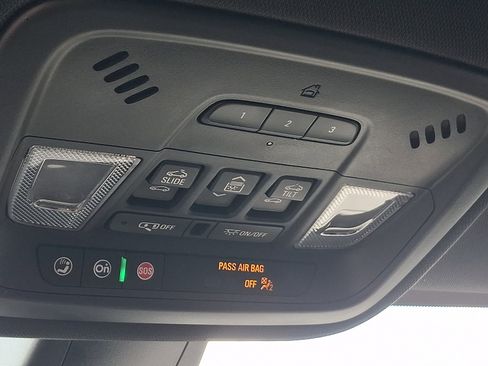 Used 2023 Chevrolet Traverse RS AWD/4WD image 29