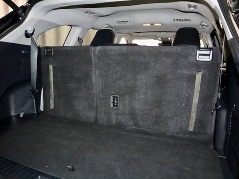 Used 2023 Toyota Highlander XLE AWD/4WD image 14