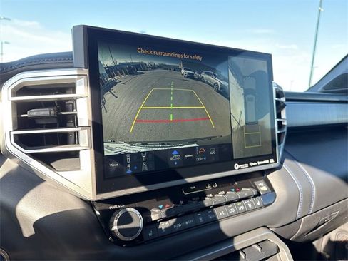 Used 2024 Toyota Sequoia Platinum image 17