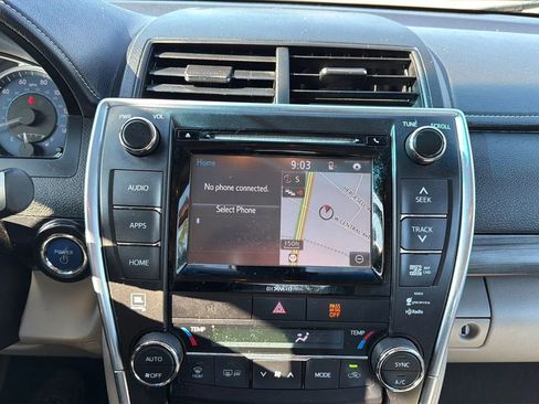 Used 2016 Toyota Camry XLE w/ Moonroof Package FWD image 18