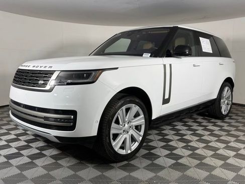 Used 2023 Land Rover Range Rover SE image 2