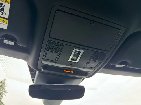 Used 2020 Land Rover Range Rover Evoque S image 35