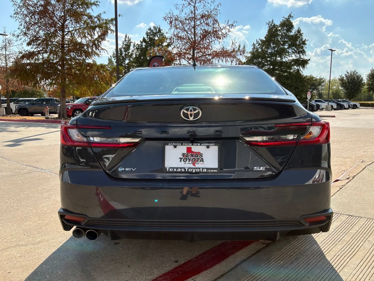 Used 2026 Toyota Camry SE FWD image 7