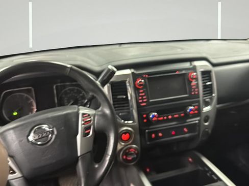 Used 2017 Nissan Titan SV image 58