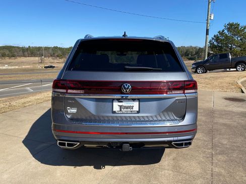 Used 2024 Volkswagen Atlas SEL Premium R-Line image 5