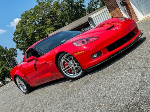 Used 2008 Chevrolet Corvette Z06 w/ Preferred Equipment Group RWD image 24
