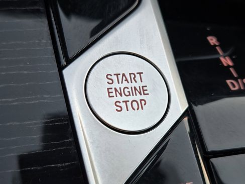 Certified 2025 BMW X7 xDrive40i w/ M Sport Package image 24