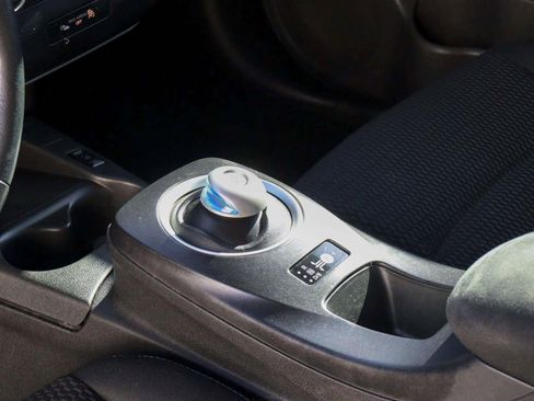 Used 2015 Nissan Leaf S image 19