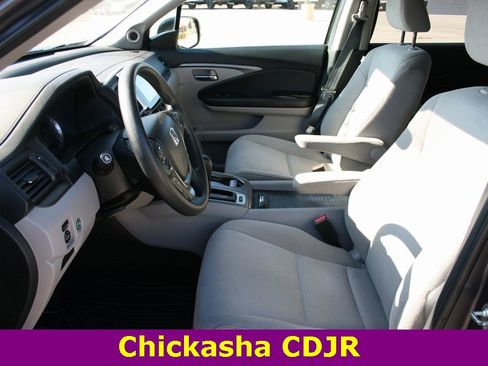 Used 2017 Honda Pilot EX image 9