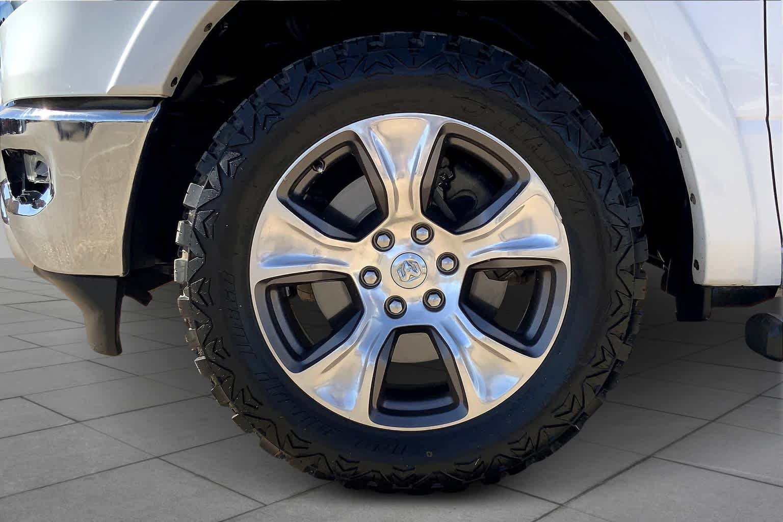 Used 2020 RAM 1500 Laramie AWD/4WD image 11