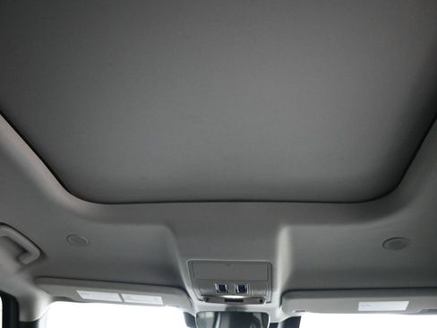 Used 2023 Land Rover Defender 110 S image 23