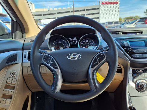 Used 2013 Hyundai Elantra GLS w/ Preferred Pkg image 12