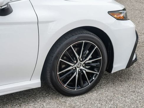Used 2023 Toyota Camry SE FWD image 11