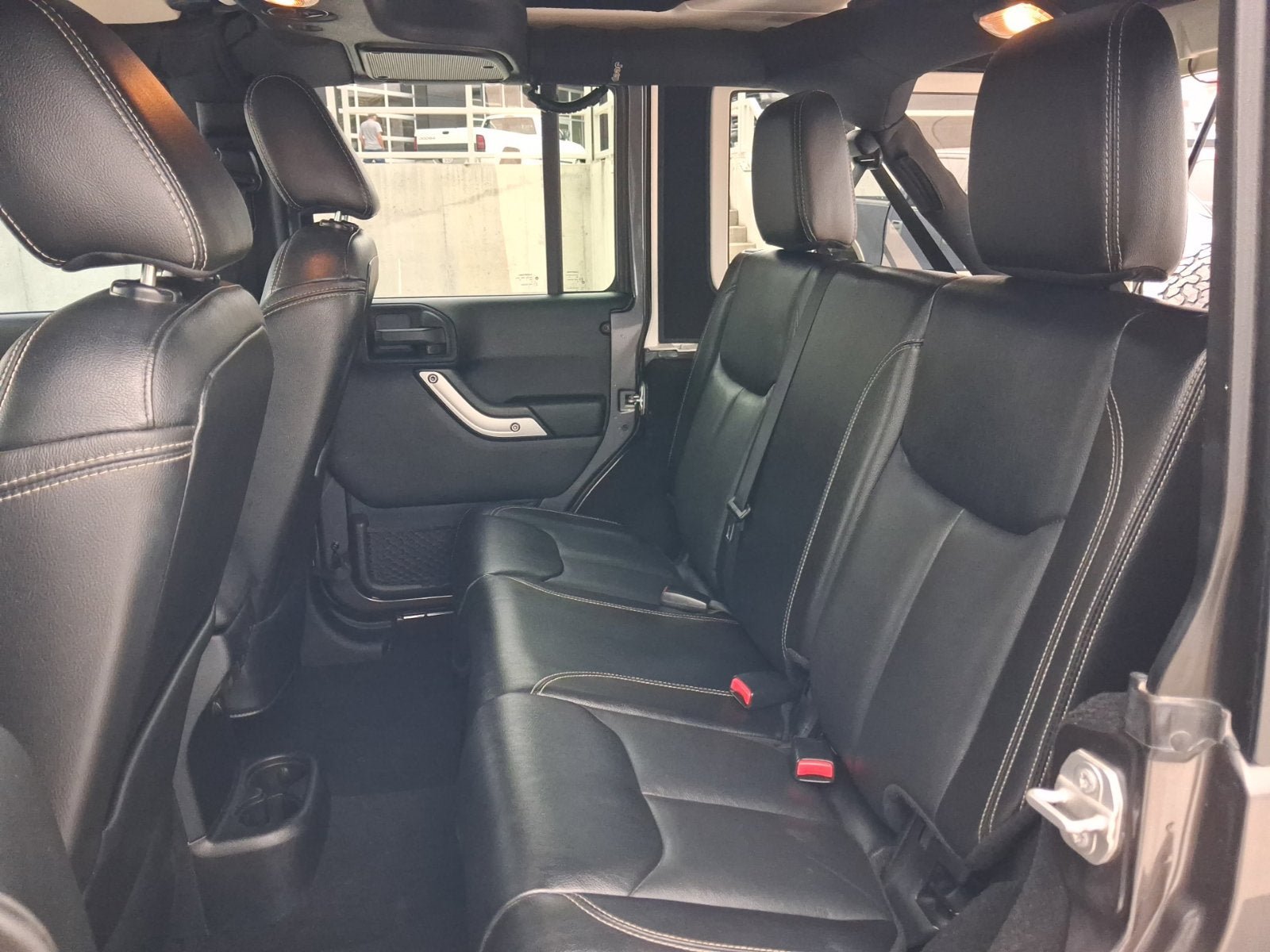 Used 2016 Jeep Wrangler Unlimited Rubicon AWD/4WD image 22
