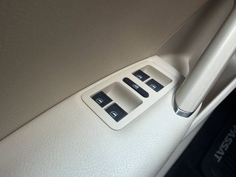 Used 2018 Volkswagen Passat 2.0T S image 22